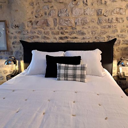 Hotel Le Patio De Sophie Sisteron Bagian luar foto